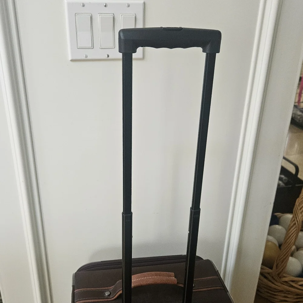 Longchamp BrownTravel RollAboard - Picture 3 of 11